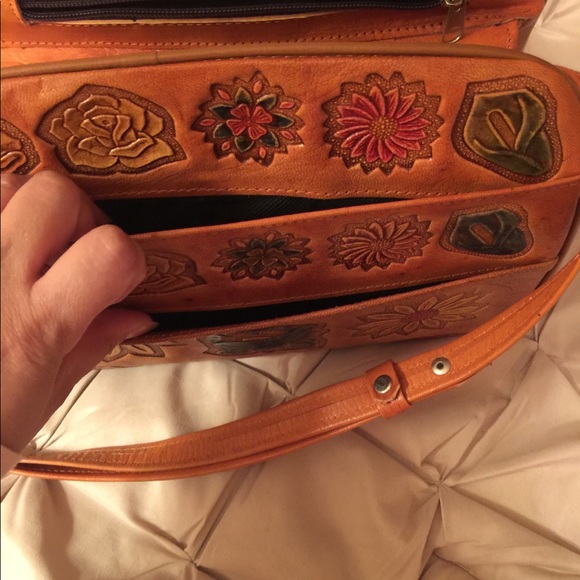 Beautiful handbag leather!! - Picture 2 of 8